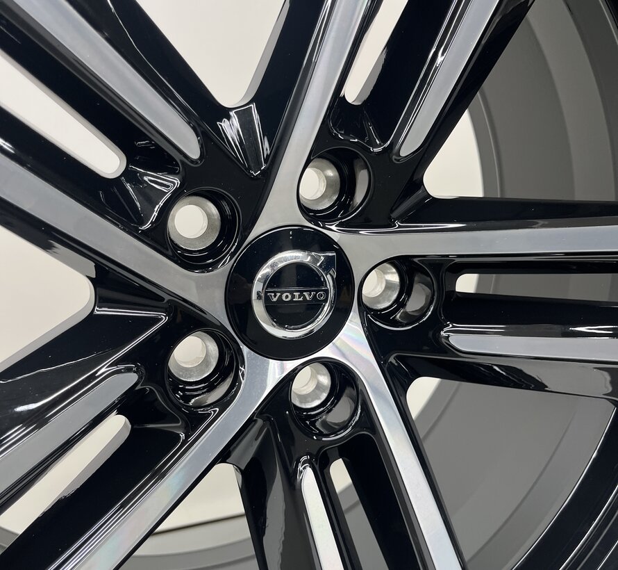 Volvo NIEUWE 20 inch R-design velgen + Winterbanden S90 / V90