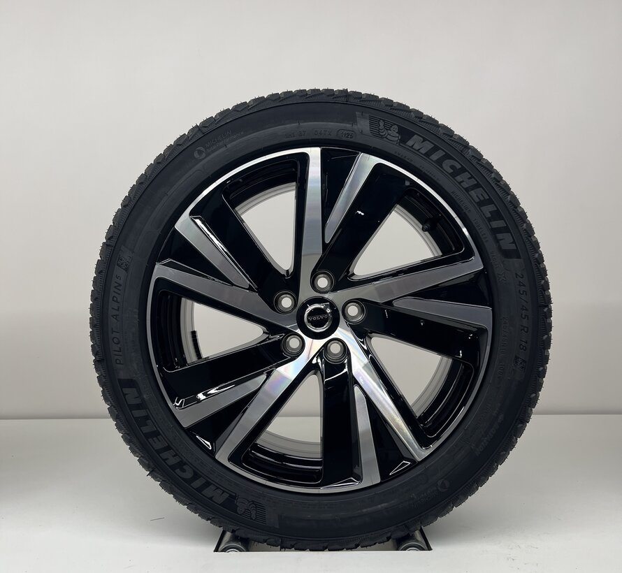 Volvo NIEUWE 18 inch R-Design velgen + Winterbanden V90 / S90