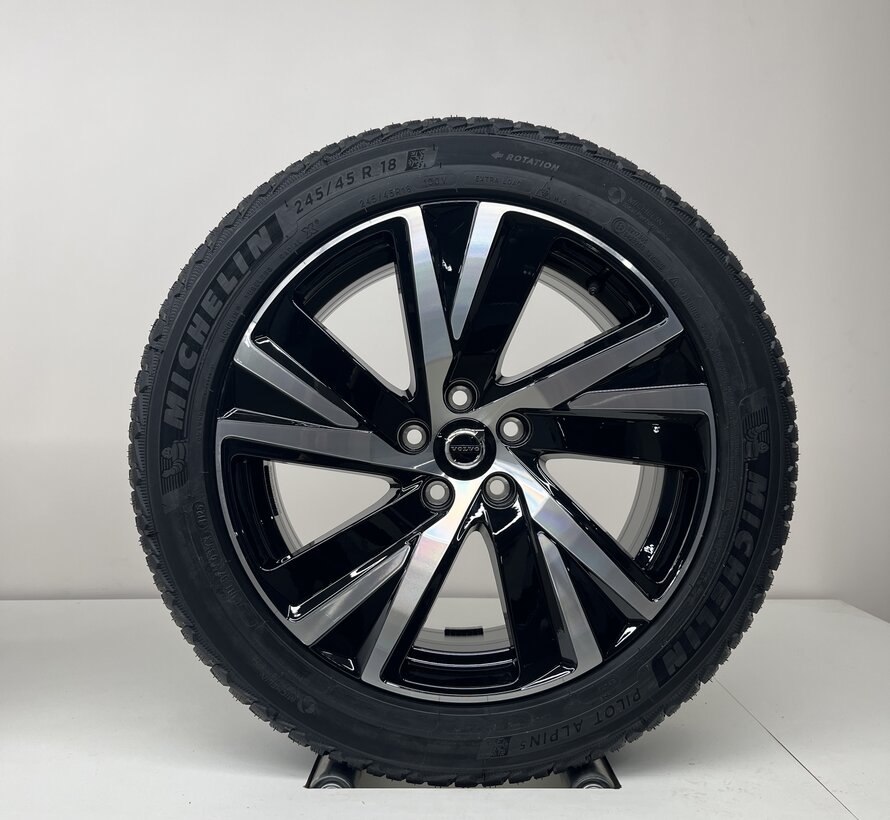 Volvo NIEUWE 18 inch R-Design velgen + Winterbanden V90 / S90
