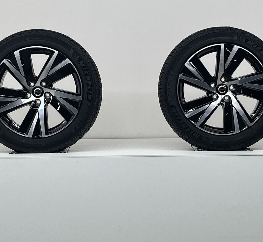 Volvo NIEUWE 18 inch R-Design velgen + Winterbanden V90 / S90