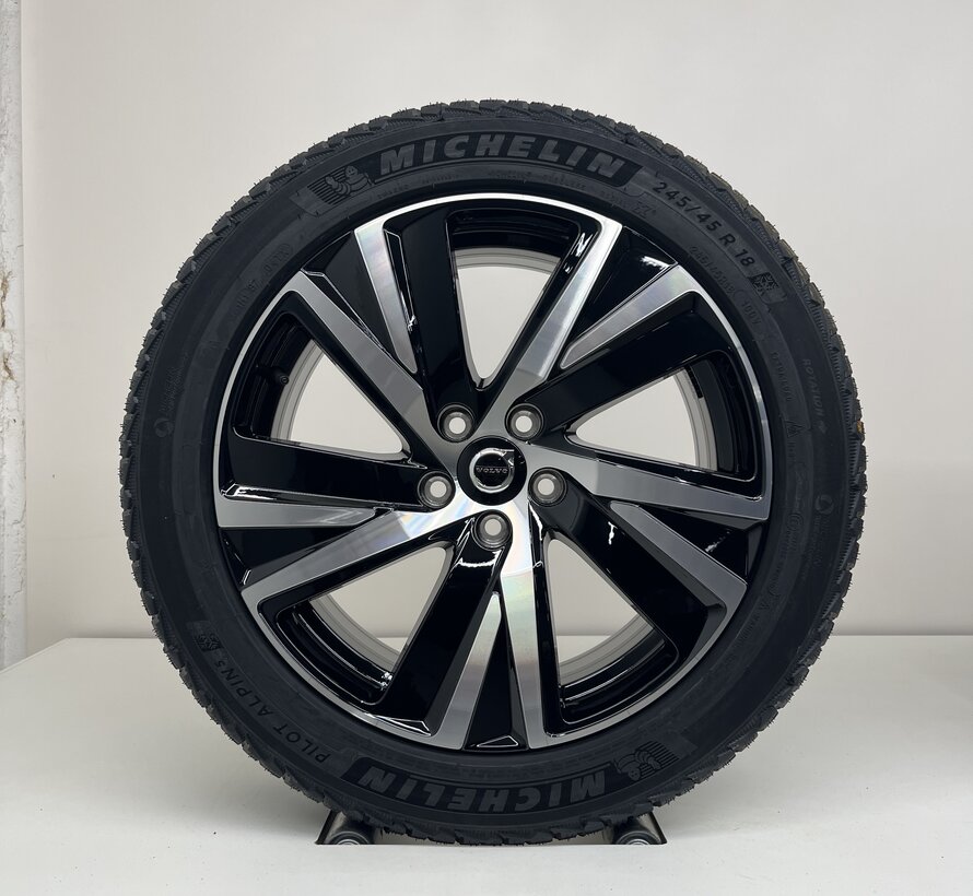 Volvo NIEUWE 18 inch R-Design velgen + Winterbanden V90 / S90