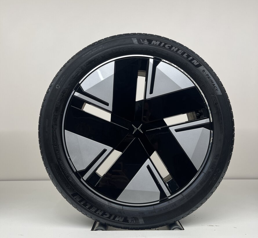 Polestar 19 inch 5-V spoke black Polestar 2 19 inch velgen + zomerbanden  cut velgen + zomerbanden
