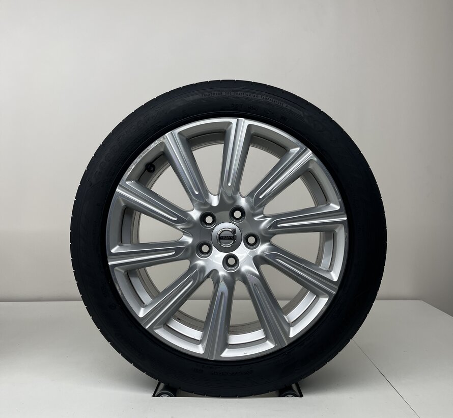 Volvo 18 inch inscription velgen + zomerbanden V90 / S90