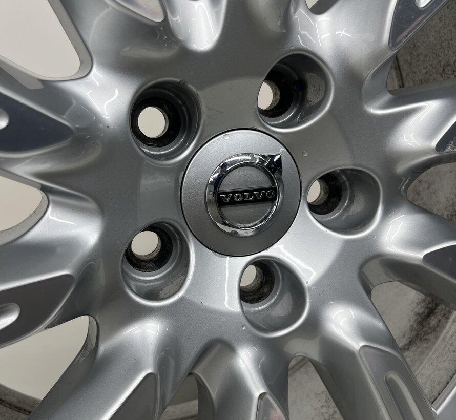 Volvo 18 inch inscription velgen + zomerbanden V90 / S90