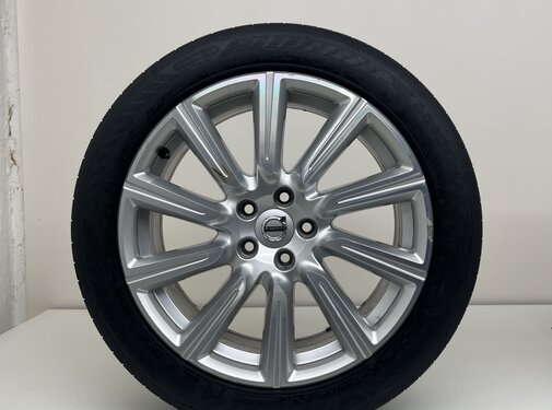 Volvo Volvo 18 inch inscription velgen + zomerbanden V90 / S90