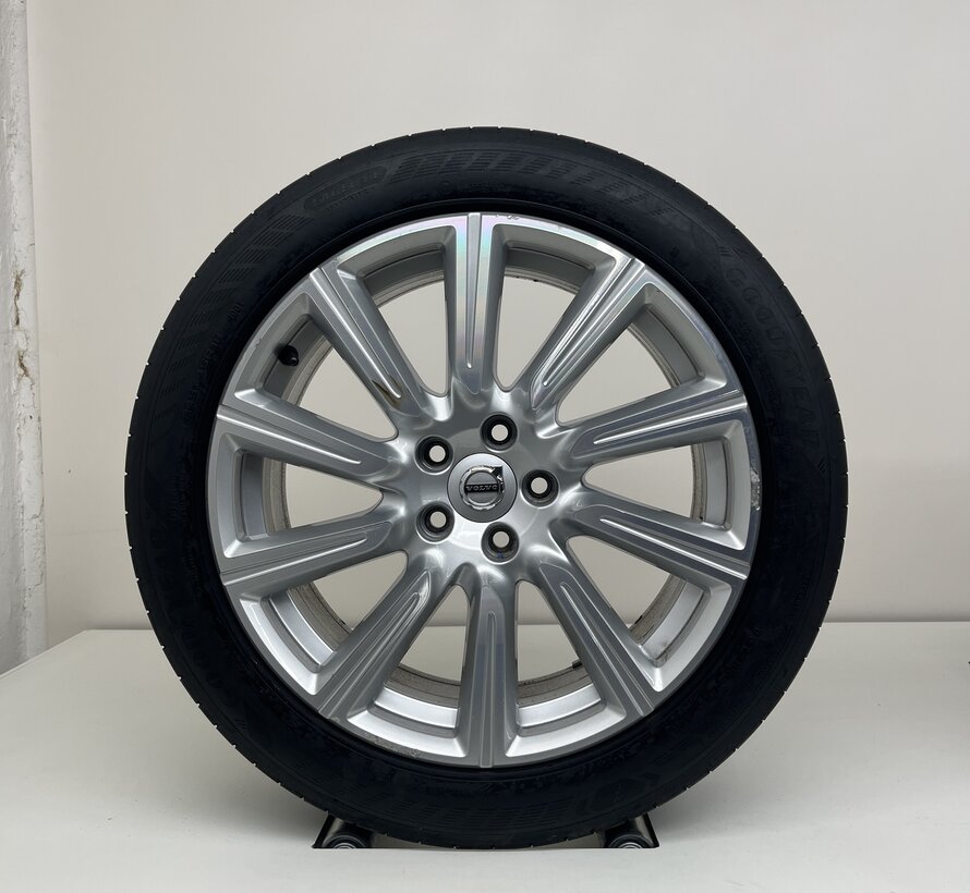 Volvo 18 inch inscription velgen + zomerbanden V90 / S90
