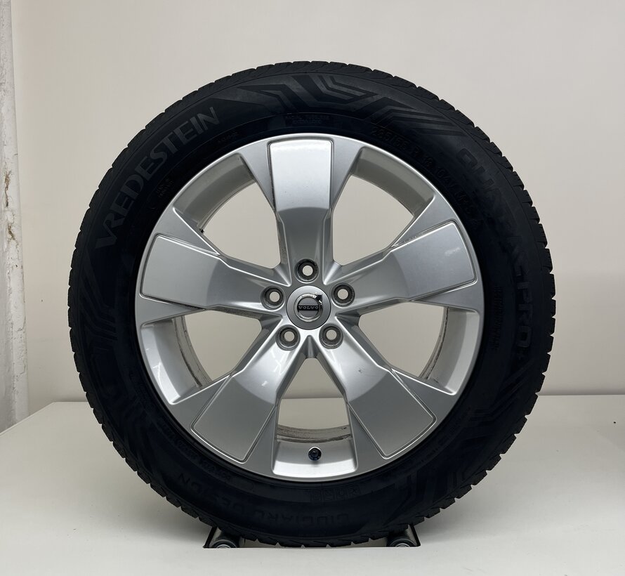 Volvo 18 inch velgen + Winterbanden XC40