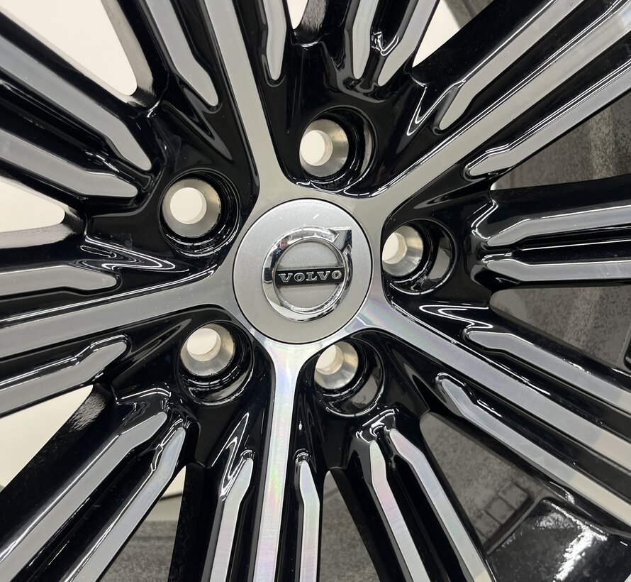 Volvo 18 inch inscription velgen + Winterbanden  V60 / S60 2018-