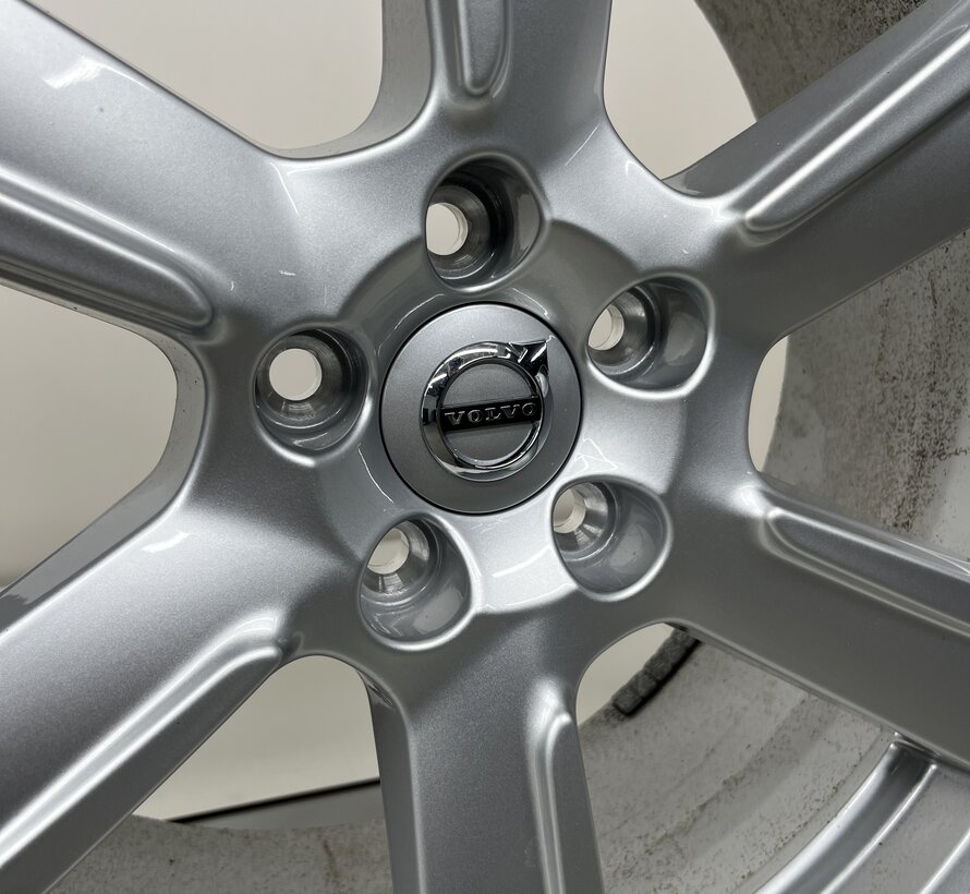 Volvo 19 inch turbine velgen + winterbanden XC90 2015-