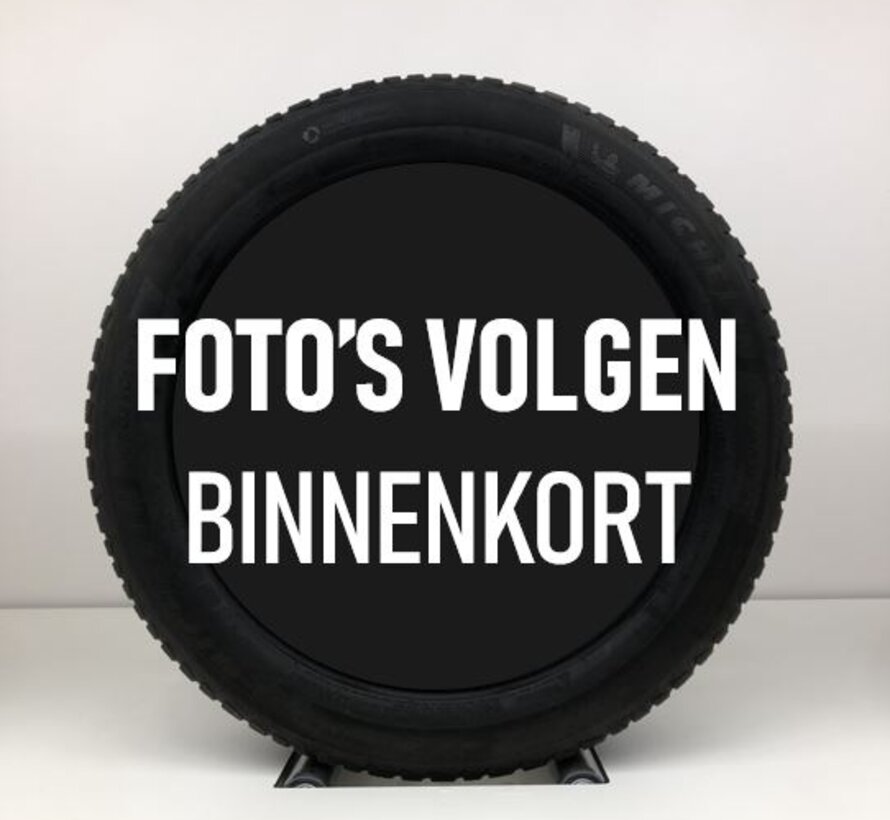 Nieuwe 20 inch Lynk en Co velgen + winterbanden.
