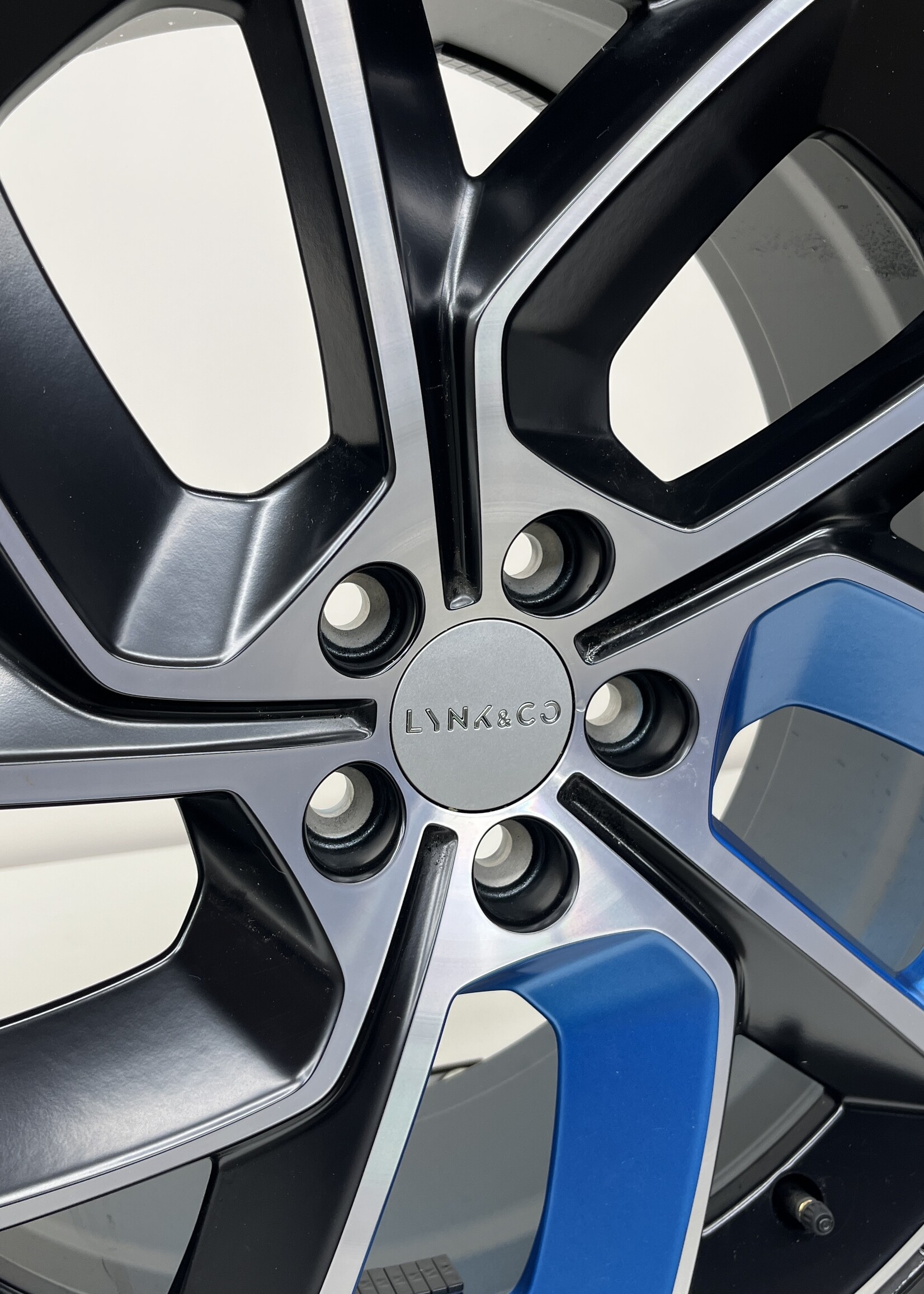 Lynk & Co NIEUWE 20 inch Lynk&Co velgen + Winterbanden