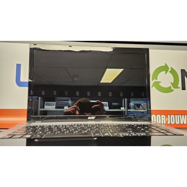 Acer Acer V3-771 (10516) Intel Core i3 | 640GB/HDD & 240GB/SSD | 8.00GB/RAM