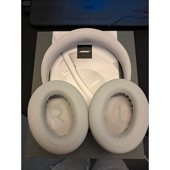 Bose Bose 700 Noise Cancelling Over-Ear (10582)