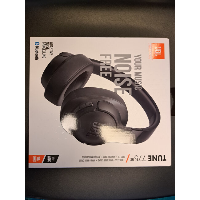 JBL Tune 770NC Zwart + BlueBuilt Quick Charge Oplader met Usb A Poort 18W Zwart 11258