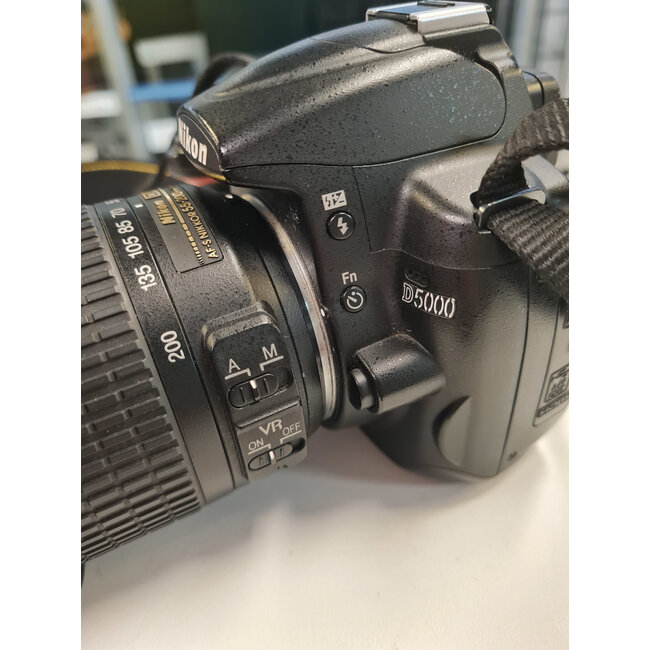 Nikon Nikon D5000 18-55 MM+55-200 MM11915