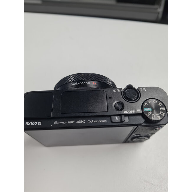 Sony Cybershot DSC-RX100 VII  12008
