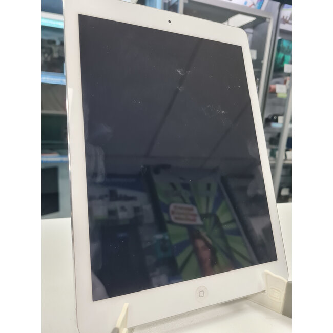 Apple Apple iPad Air 1st Gen  - 128GB (12145)