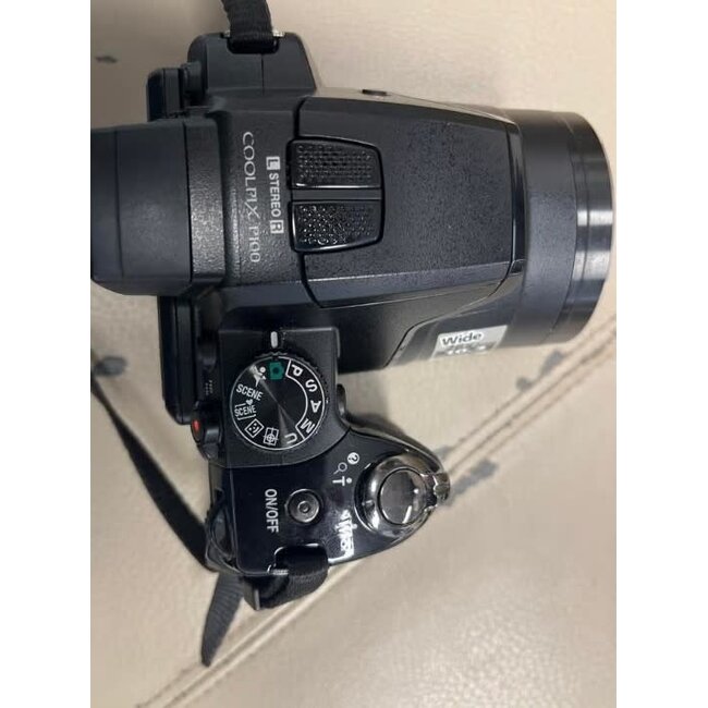 Nikon Coolpix P100 Bridge Camera - Zwart met 3 accu's