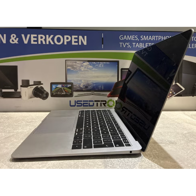 Apple Apple MacBook Air 2018  Intel Core i5 | 8GB/RAM | 128 GB/SSD | ( een usb c poort doet het niet)
