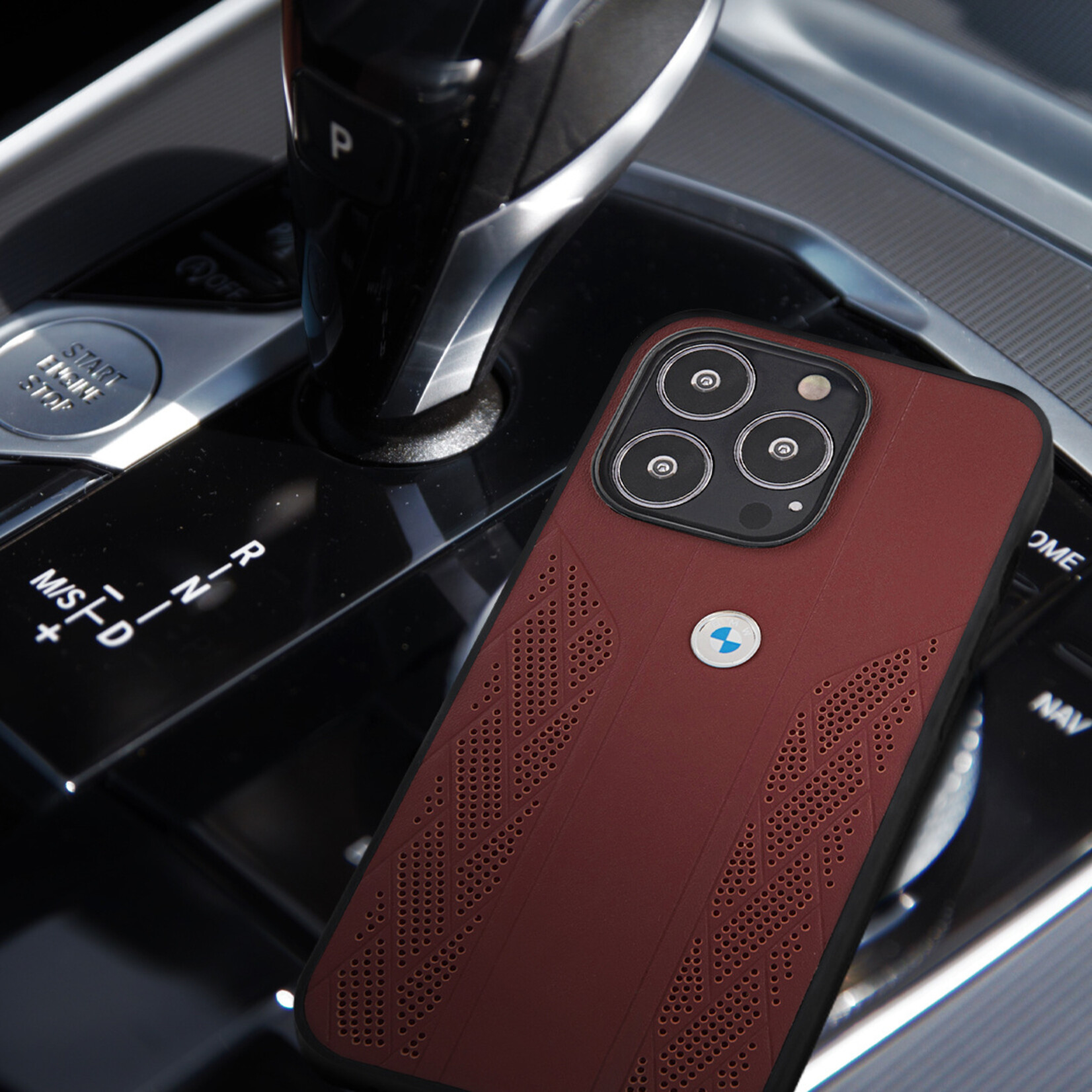 BMW BMW Telefoonhoesje voor Apple iPhone 13 Pro Max - Rood Leather Back Cover met Bescherming voor je Telefoon