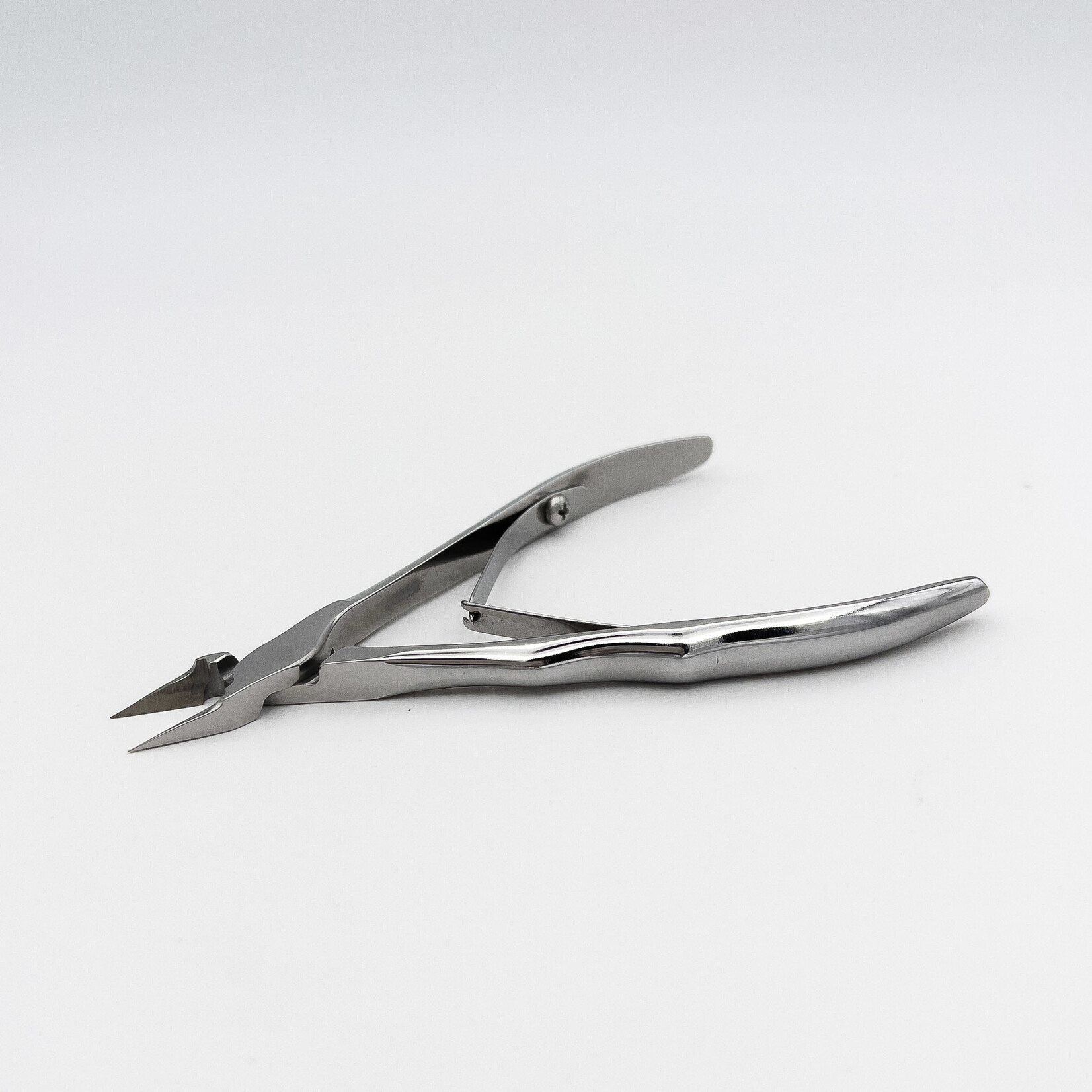 STALENA Pince à ongles incarnés petite - pointu  avec poignée ergonomique K-09