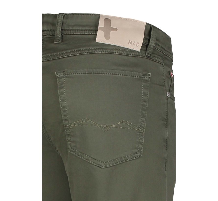 Jog'n Bermuda 354W Korte Broek Pesto Groen (0562 00 0994)