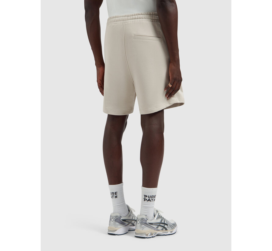 Pure Path Emblem Sweat Short Badge Sand (26010520 - 46)