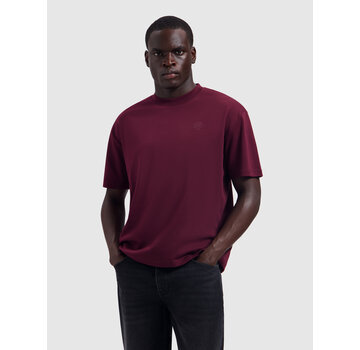Pure Path T-shirt Essential Initials Wine (26030112 - 107)