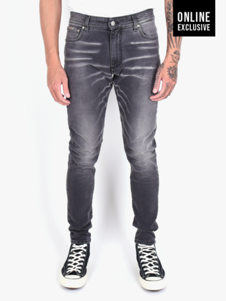 represent relaxed denim