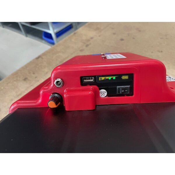 Stuckey Tools Stuckey 36" (91 cm) XL Gamma cordless PDR hail light