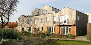 Vakkundige bescherming voor hout en steen, met innovatieve wasolietechnologie