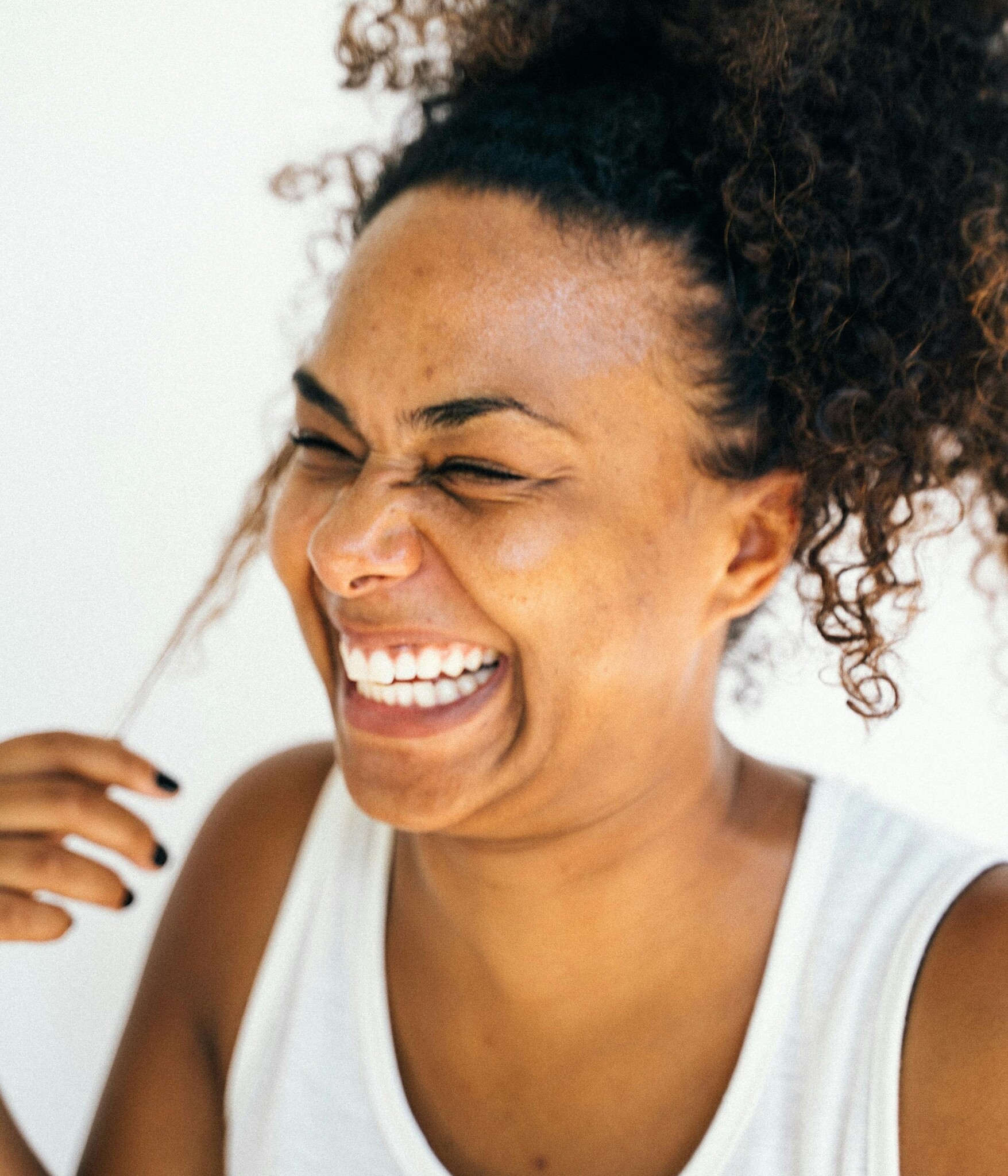 Krullend haar en de overgang: wat gebeurt er met je krullen?