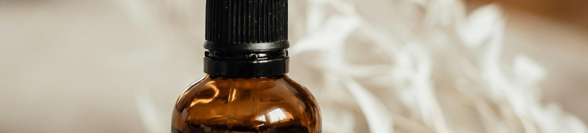 Rozemarijnwater voor je haar: wondermiddel voor gezonde krullen?