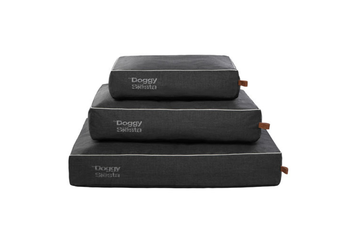 The DoggySiësta Strong Black L 100x70x15 cm