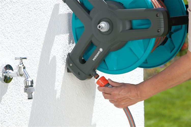 Gardena Classic Wall Hose Holder 50 Complete