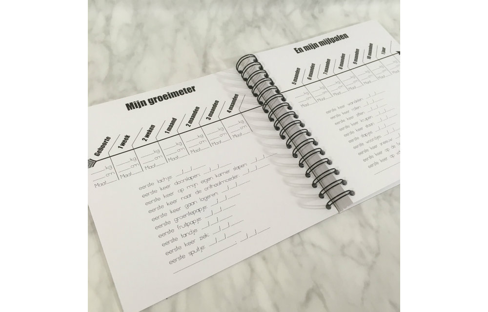 Invulboek Mijn Eerste Jaar ZWART - Studijoke