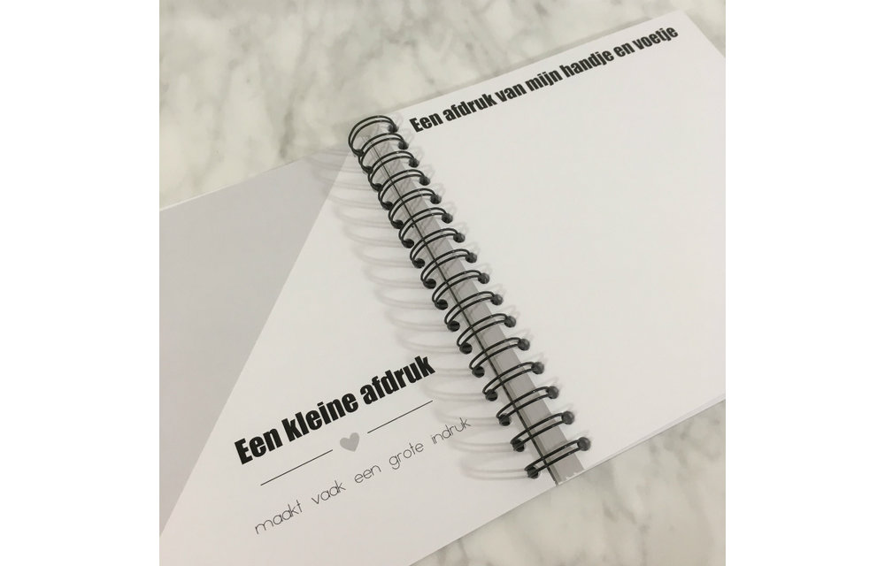 Invulboek Mijn Eerste Jaar ZWART - Studijoke