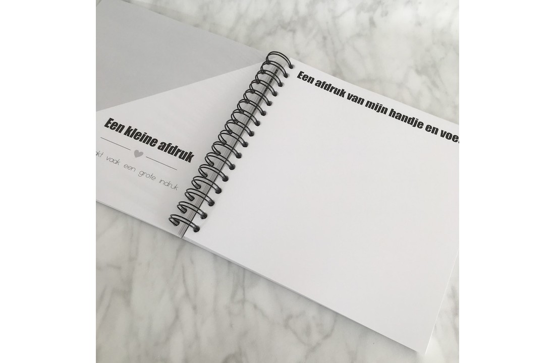 Invulboek Mijn Kleutertijd ROZE - Studijoke