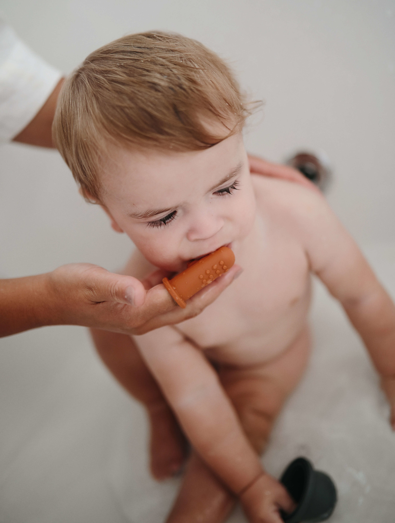 Baby Tandenborstel Shifting Sand/Clay - Mushie