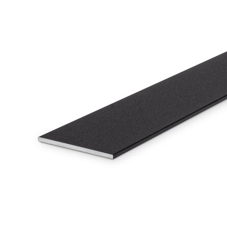 Zwarte aluminium strip - 25x2 mm (massief) - gecoat in RAL 9004 of 9005 - 6060 T6 - zwarte alu platstaf (afsluit-, overgangs-, afdek- & afdeklat / -lijn / -lijst / -profiel)