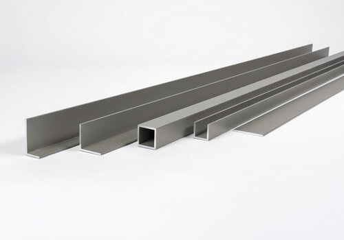 Aluminium profiel grijs bij ALUMINIUMvakman - Alle grijze afwerk-, afdek-, afsluit- & eind profielen - in RAL 7044, 7030, 1019 en 9002 - in een lengte op maat!