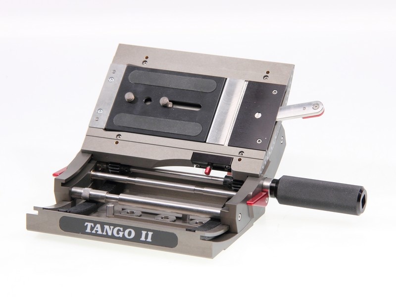 devices that allow the camera to rotate around its optical axis  (TANGO/SWING HEAD)