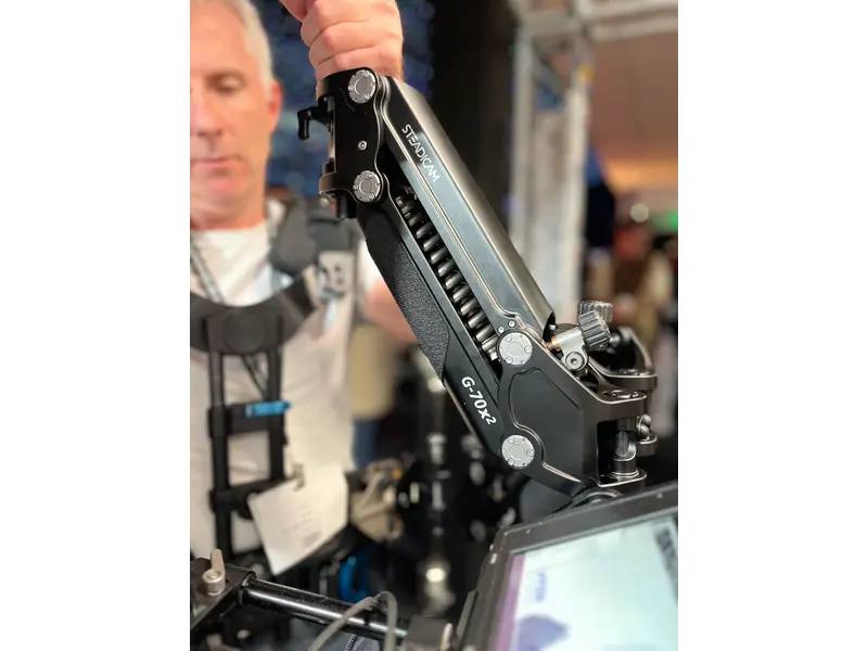 Steadicam Tool Free Connector - Boom Range: 29"/737mm, Maximum Lift Capacity: 70-lbs/31.8kg