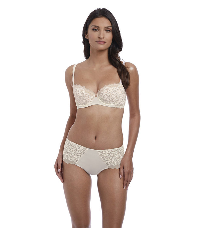 Wacoal Lace Essentiel Cream Powder Short
