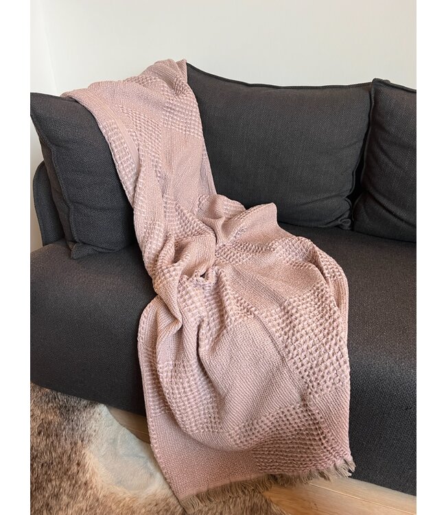 Ocupada Snuggle-Up Throw Waffle Powder Pink