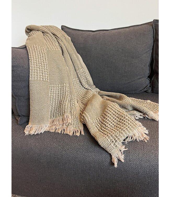 Ocupada Snuggle-Up Throw Waffle Army Green