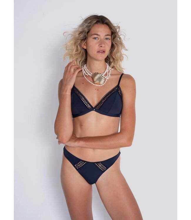 Venus Padded Triangle Bra Caverne