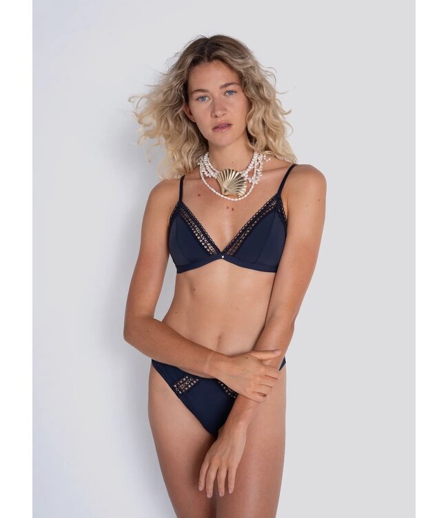 Venus Padded Triangle Bra Caverne