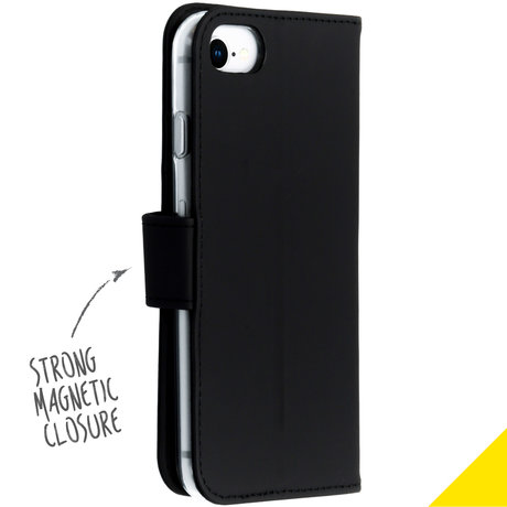 Accezz Wallet Softcase Booktype iPhone SE (2020) / 8 / 7 / 6(s) (D)