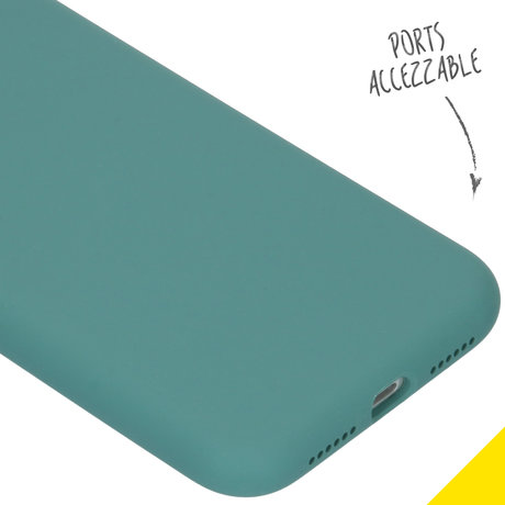 Accezz Liquid Silicone Backcover iPhone 11 - Donkergroen (D)